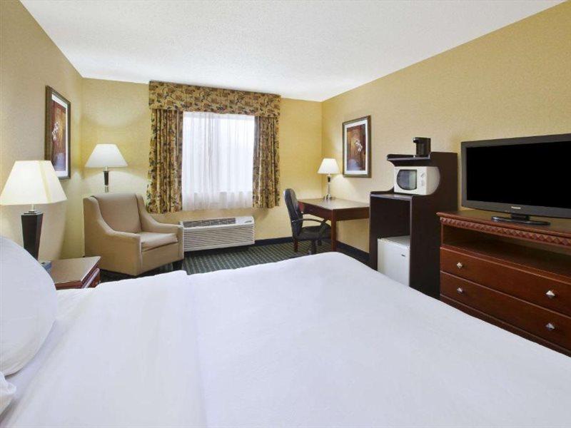 Quality Inn Marshall Near I-69 Экстерьер фото