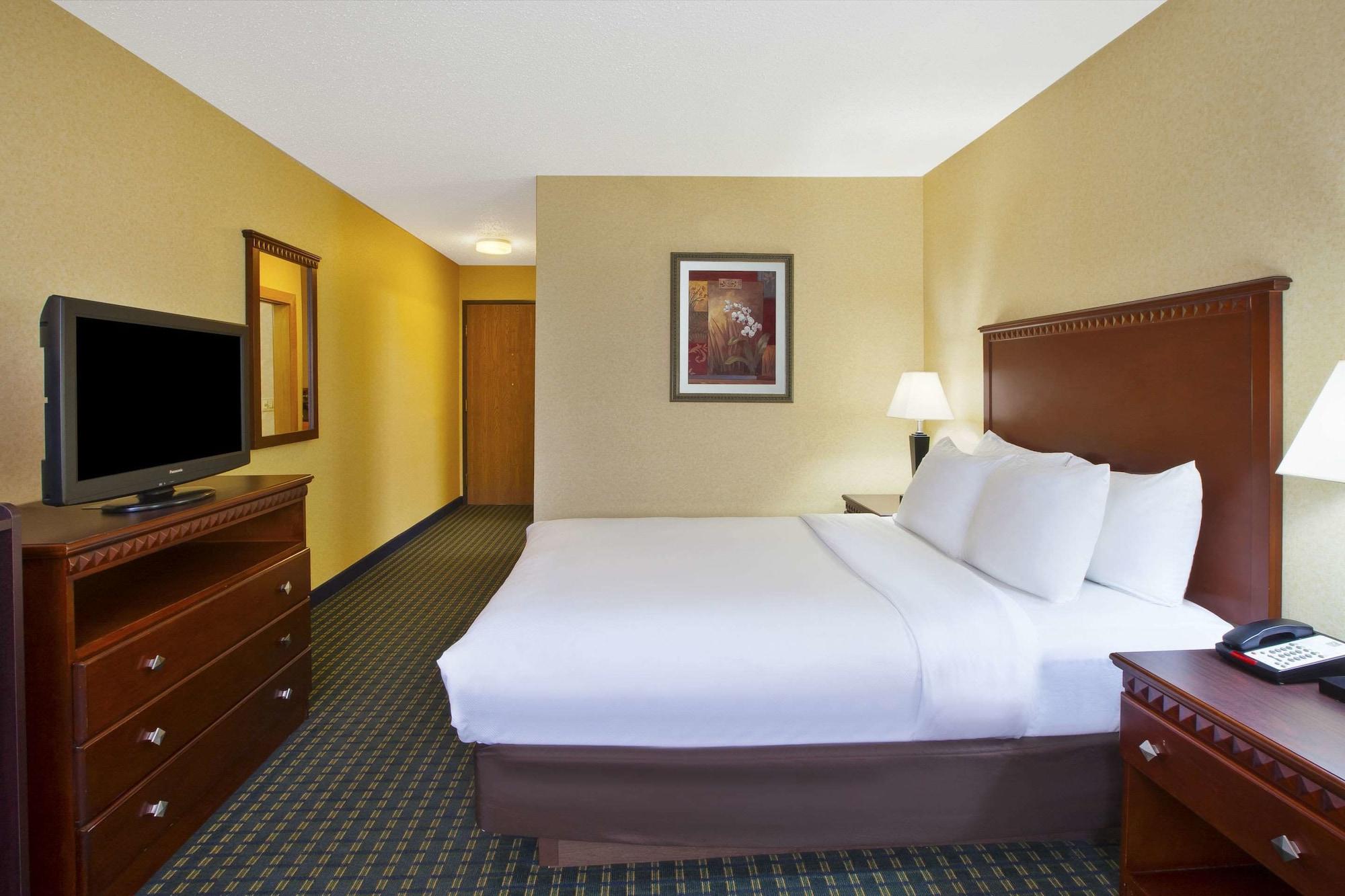 Quality Inn Marshall Near I-69 Экстерьер фото