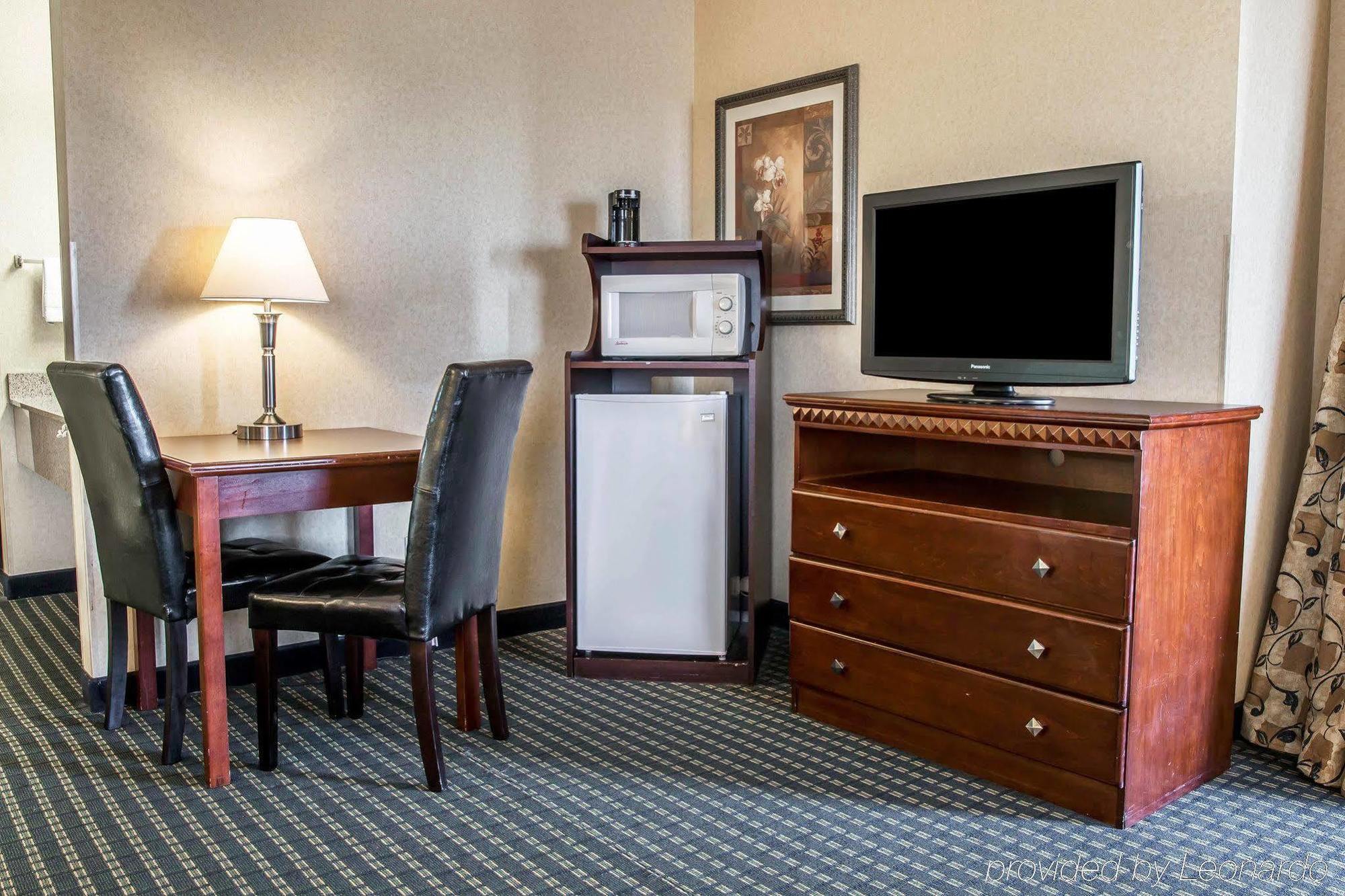 Quality Inn Marshall Near I-69 Экстерьер фото