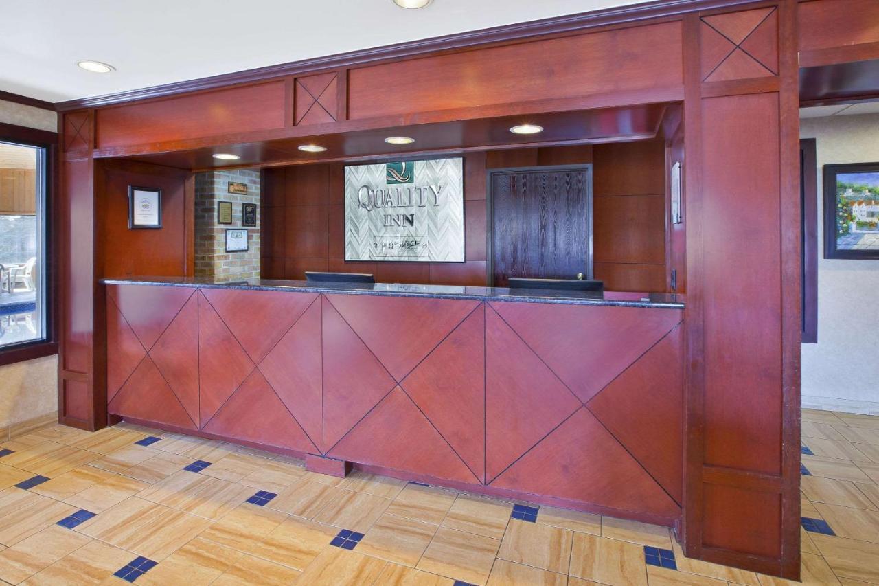 Quality Inn Marshall Near I-69 Экстерьер фото